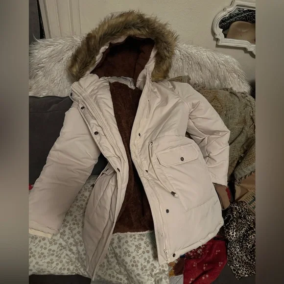 Sold - Picture 2 of 9